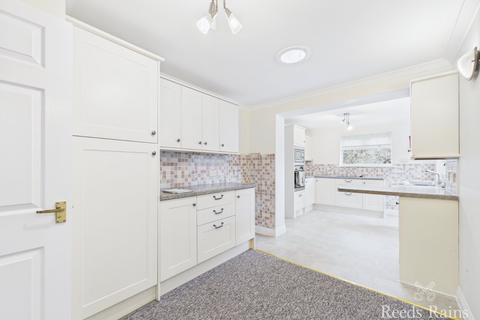 3 bedroom bungalow to rent, Aireborough Close, Durham TS19