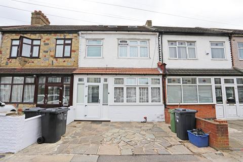 5 bedroom terraced house to rent, Hampton Road, Ilford, IG1