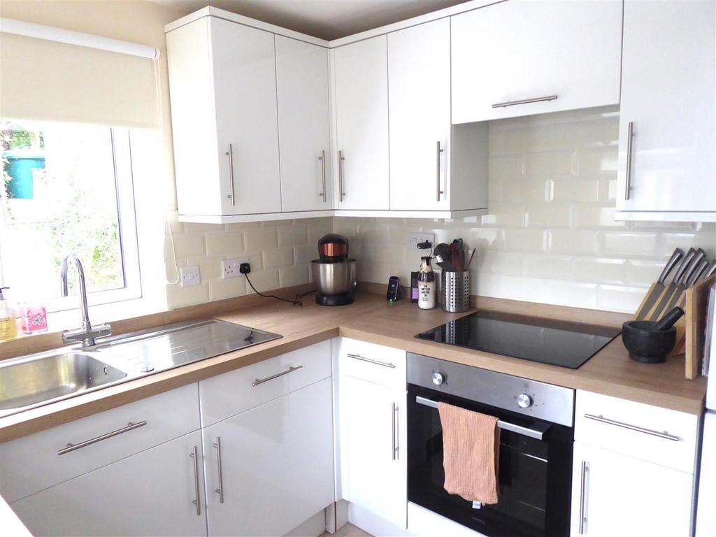 Kitchen 2.JPG