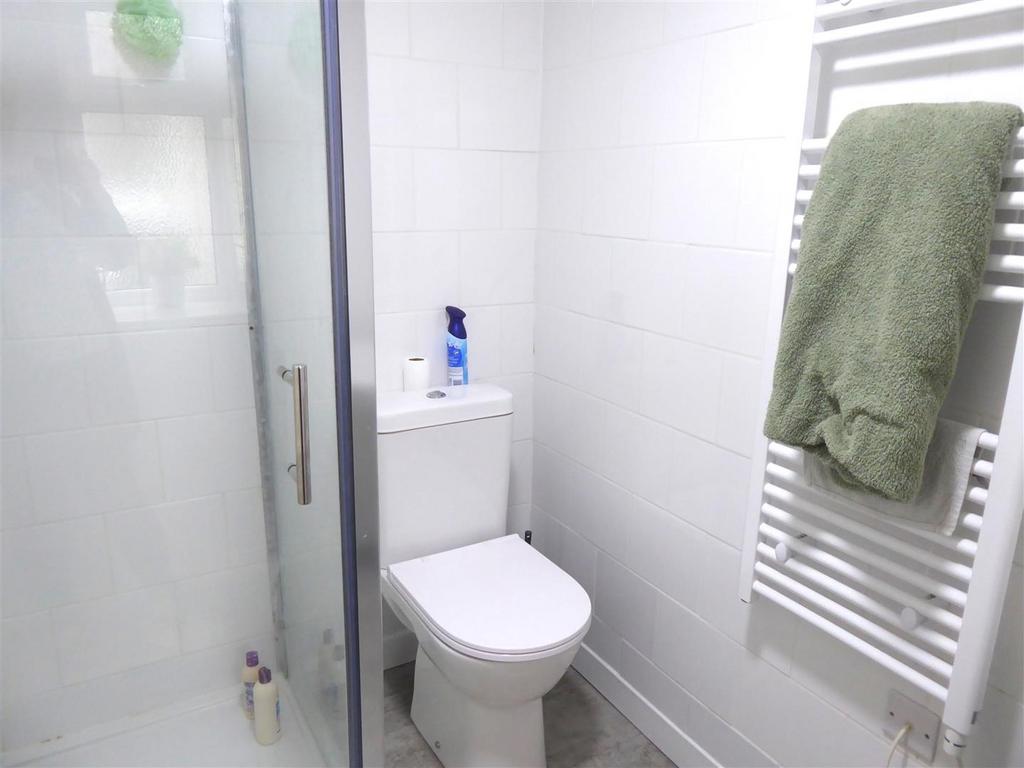 Shower room 1.JPG