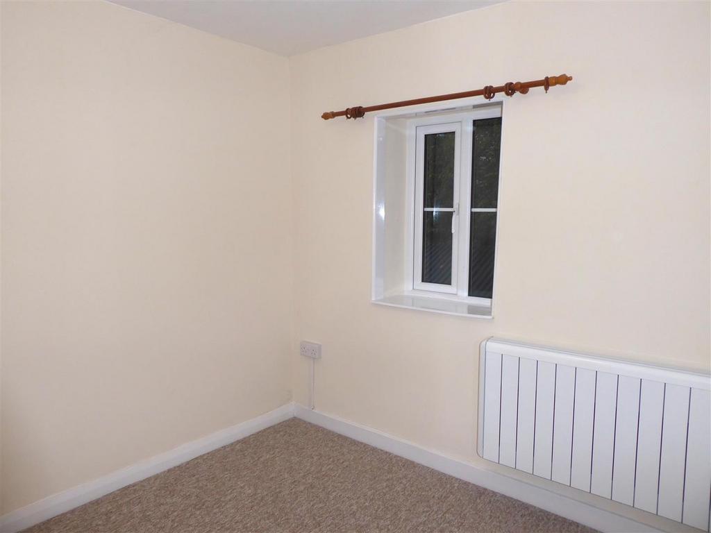 Bedroom 2 1.JPG