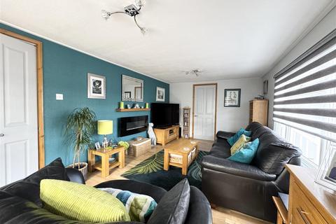 2 bedroom detached bungalow for sale, Manor Drive, Flockton, Wakefield, WF4 4AW