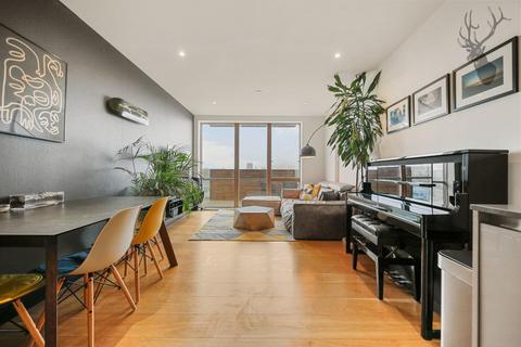 3 bedroom flat for sale, Merchants Walk Development, Bow