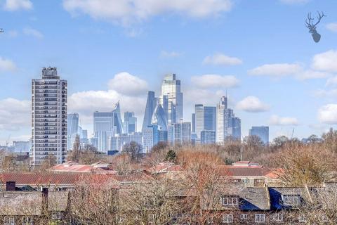 3 bedroom flat for sale, Merchants Walk Development, Bow