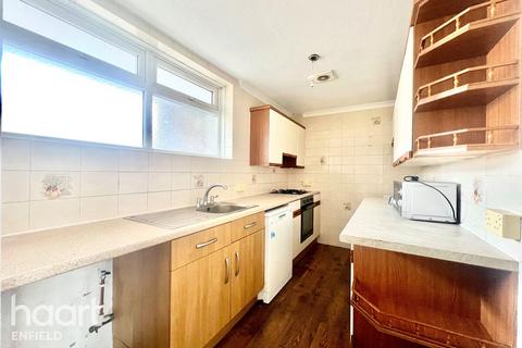 3 bedroom apartment for sale, Brettenham Road, London
