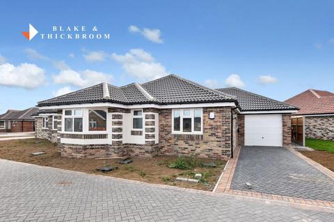 28 Bloomfield View, Little Clacton, CO16 9SR