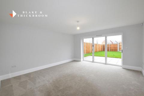3 bedroom detached bungalow for sale, 28 Bloomfield View, Little Clacton, CO16 9SR