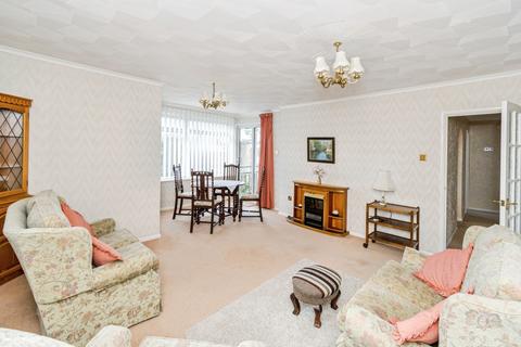 3 bedroom flat for sale, Vermont Close, Bassett, Southampton, Hampshire, SO16