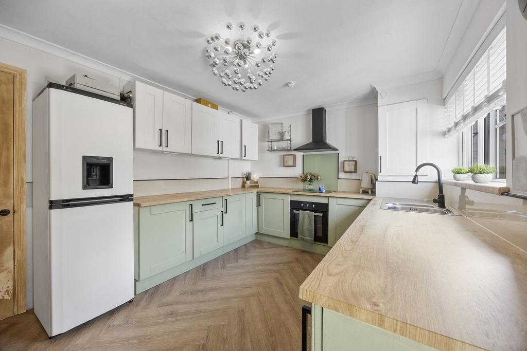 Kitchen / Breakfast Room