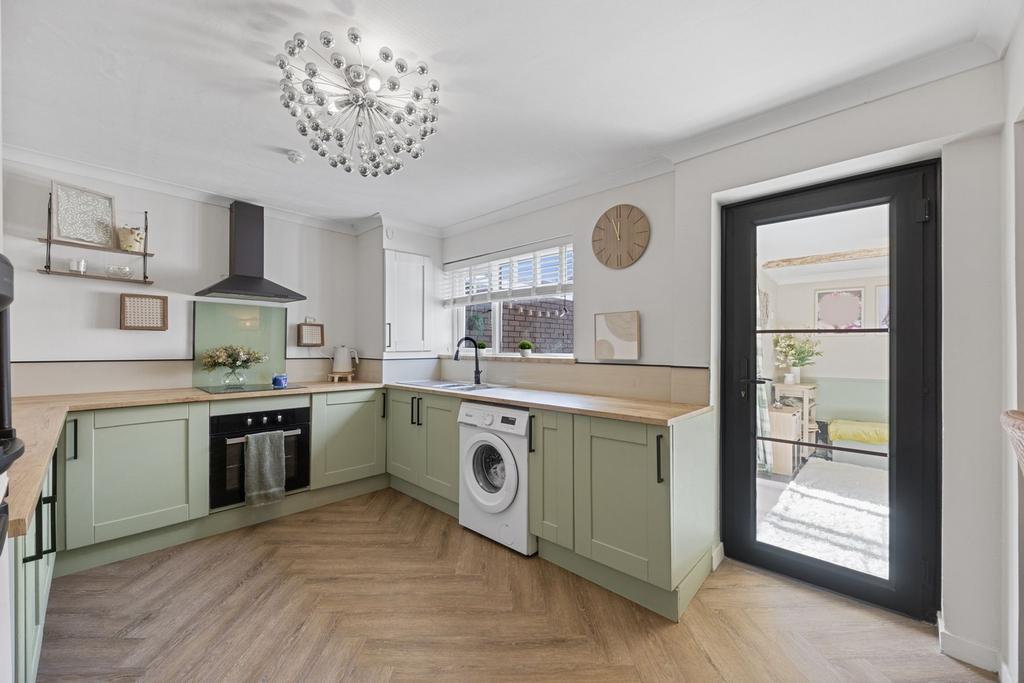 Kitchen / Breakfast Room
