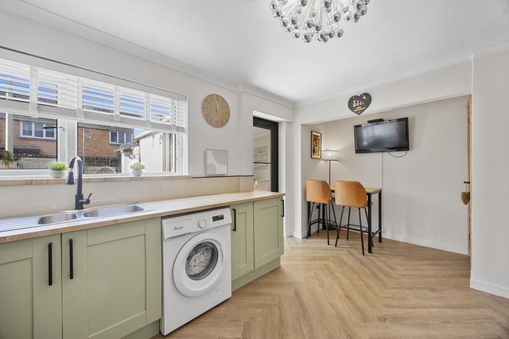 Kitchen / Breakfast Room