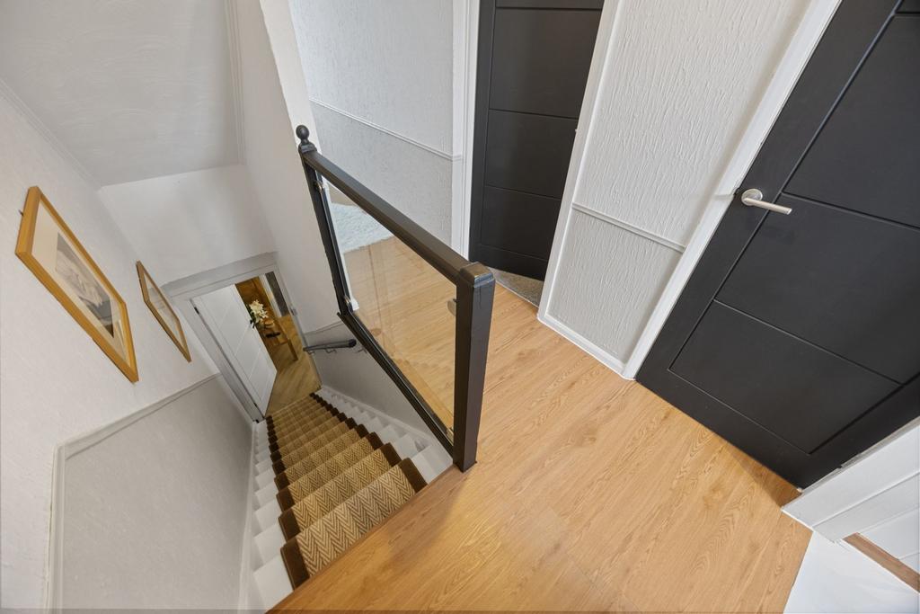 Landing/Stairs