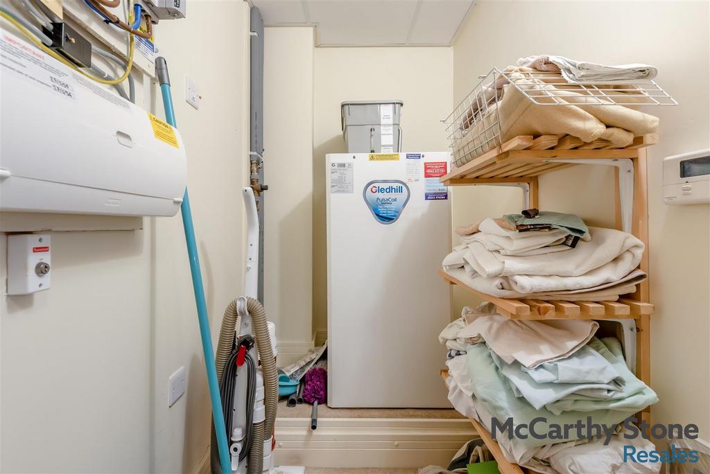 8681487-interior13.jpg