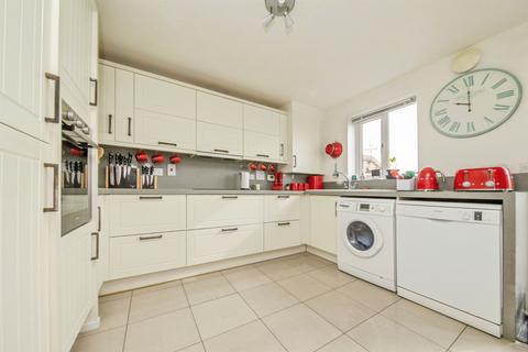 3 bedroom townhouse for sale, Manor Terrace, Felixstowe