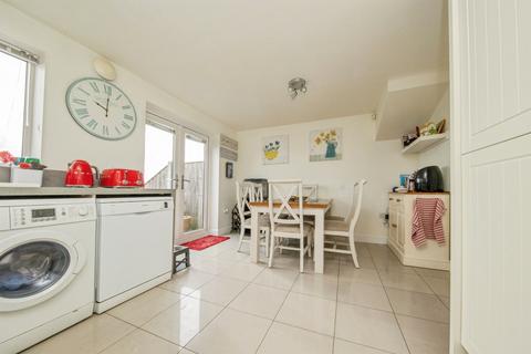 3 bedroom townhouse for sale, Manor Terrace, Felixstowe