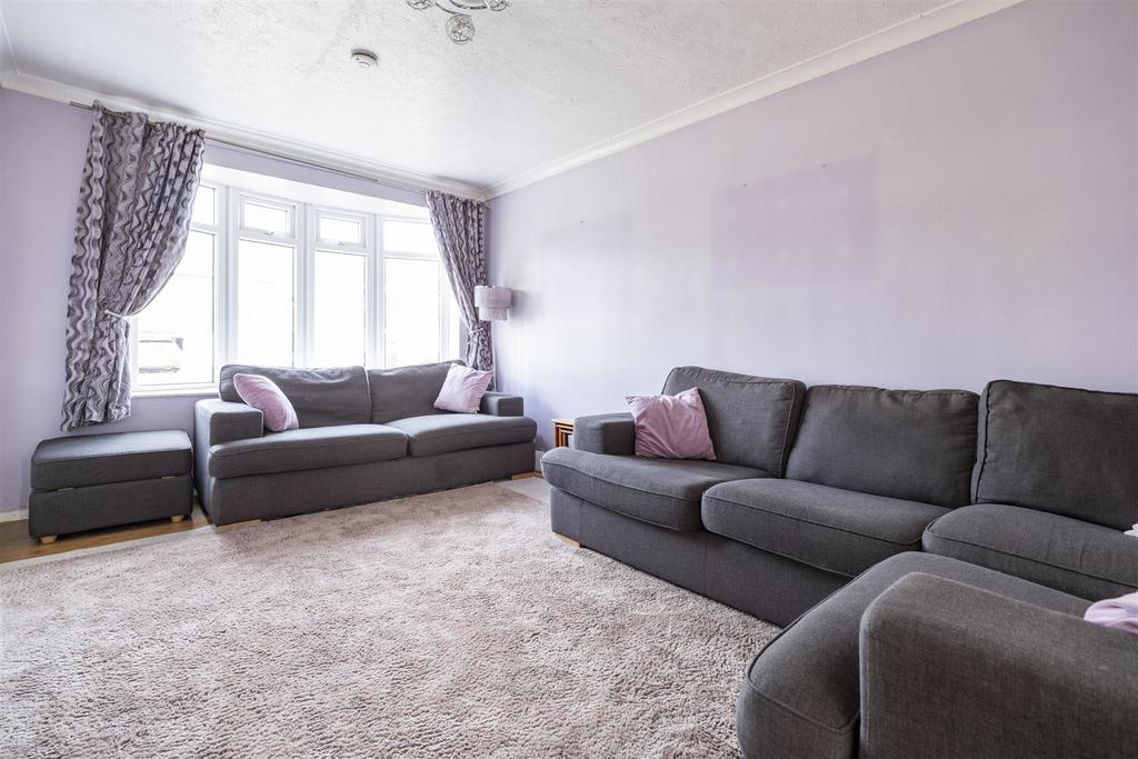 LIVING ROOM.jpg