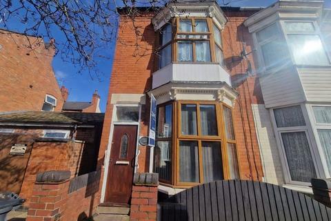 3 bedroom terraced house to rent, Leicester LE3