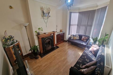 3 bedroom terraced house to rent, Leicester LE3
