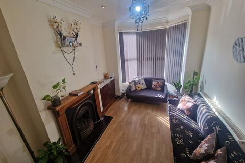 3 bedroom terraced house to rent, Leicester LE3