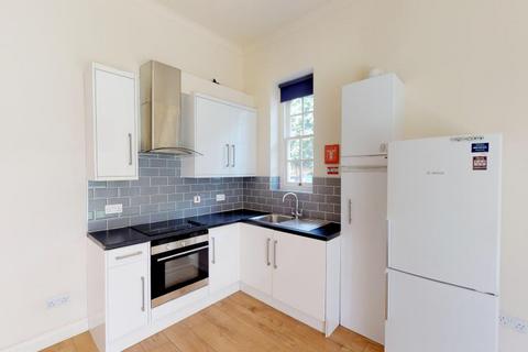 2 bedroom apartment to rent, Flat 3, Melrose House, Waverley Street, Nottingham, NG7 4BR