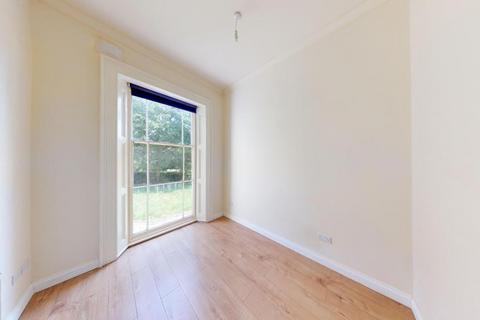 2 bedroom apartment to rent, Flat 3, Melrose House, Waverley Street, Nottingham, NG7 4BR