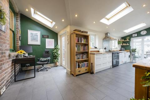 3 bedroom terraced house for sale, Melbourne Road, Halesowen, B63 3NB