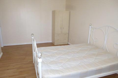 2 bedroom flat to rent, Riverpoint, EN8