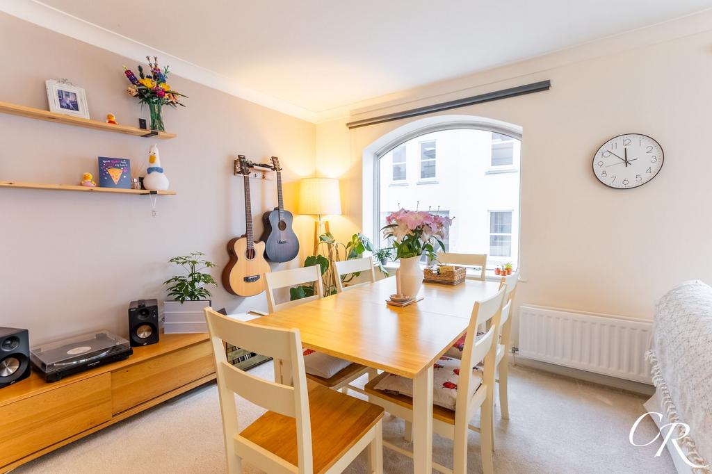 Sitting/Dining Room