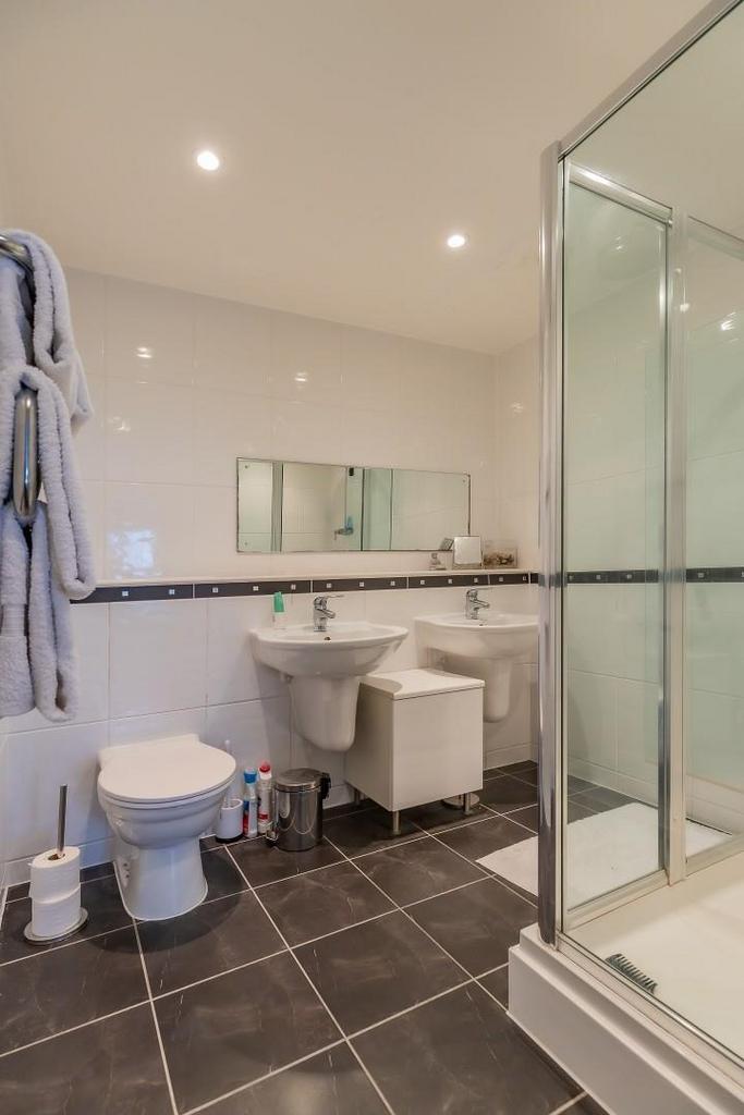 En Suite Shower Room