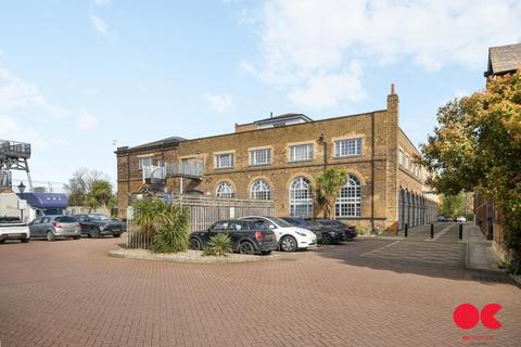 undefined, Kidman Close, Gidea Park RM2