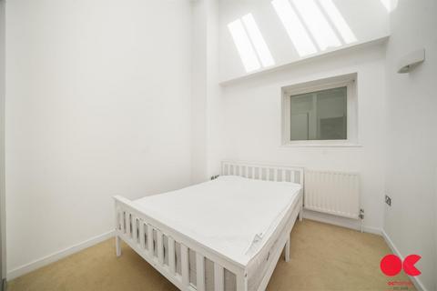 2 bedroom flat for sale, Kidman Close, Gidea Park RM2
