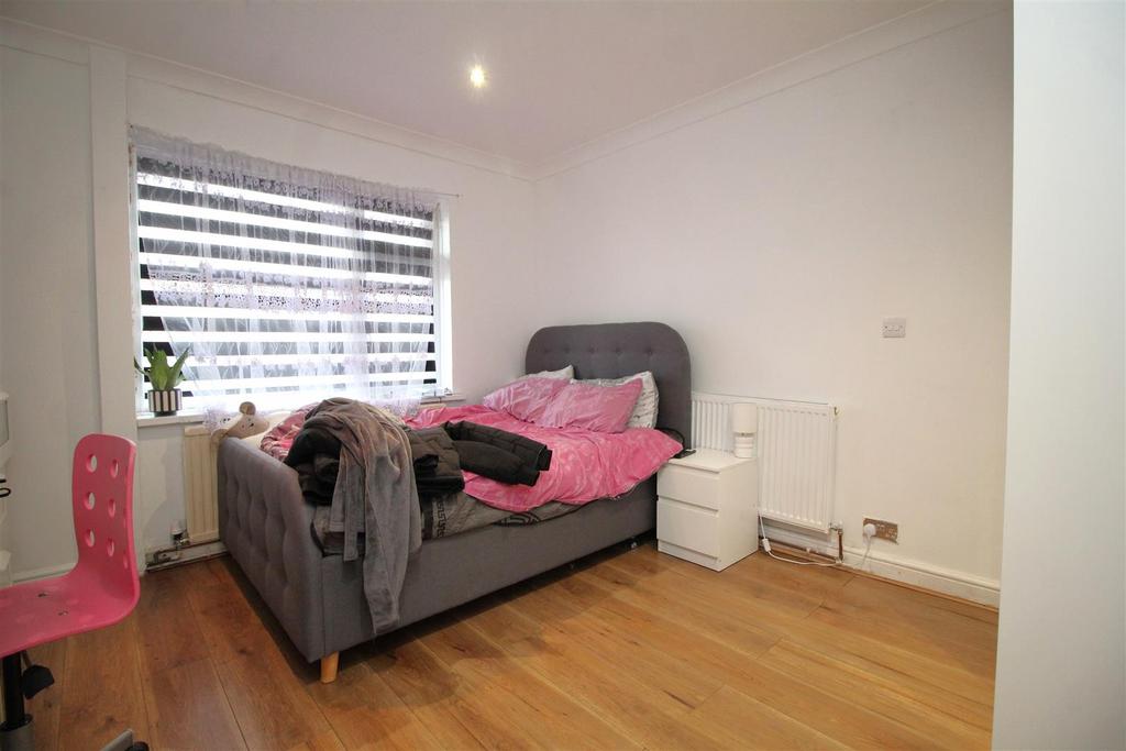 Bedroom 3 .JPG