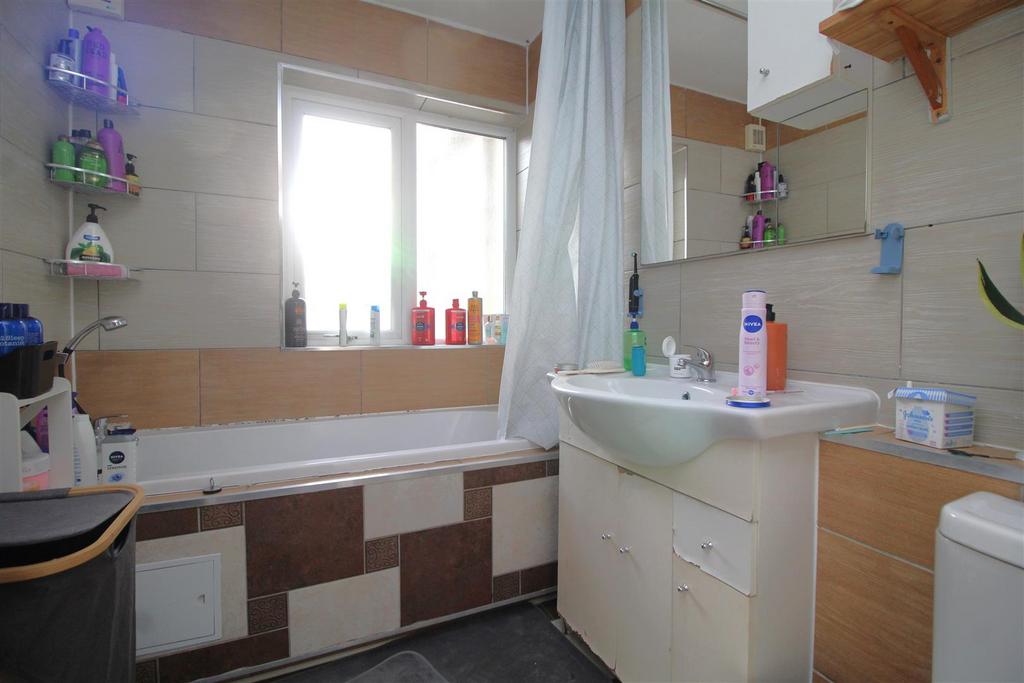 Bathroom .JPG
