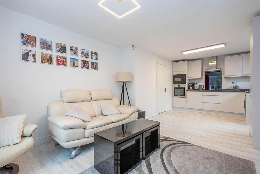 Lounge/Kitchen