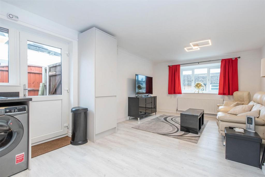 Lounge/Kitchen