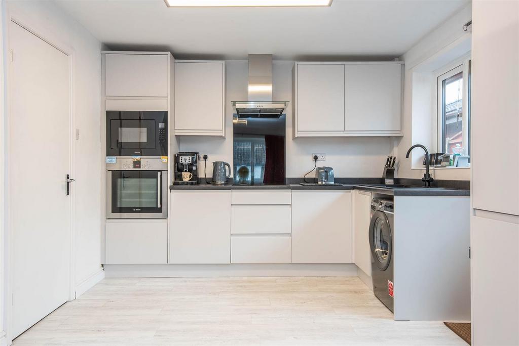 Lounge/Kitchen