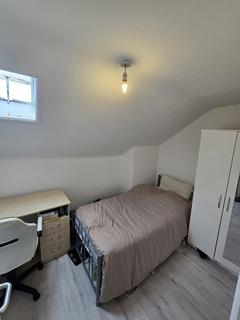 1 bedroom terraced house to rent, Albert Road, London N4