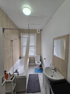 1 bedroom terraced house to rent, Albert Road, London N4