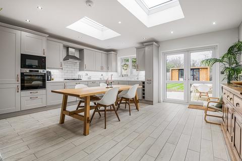 4 bedroom semi-detached house for sale, Merrion Avenue, Stanmore, HA7