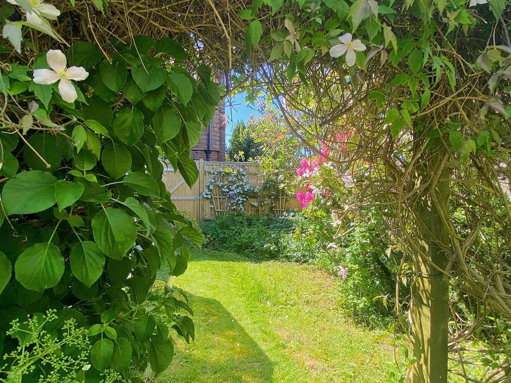Fir Tree Cottage - Garden3.jpg