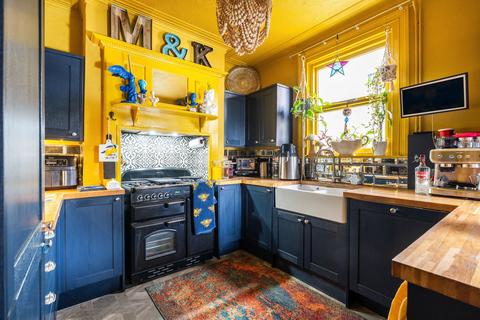 3 bedroom end of terrace house for sale, Church Road, Gorleston