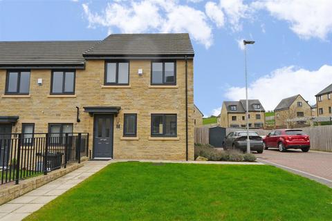 3 bedroom end of terrace house for sale, Pasture Close, Brighouse