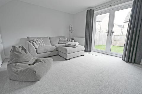 3 bedroom end of terrace house for sale, Pasture Close, Brighouse