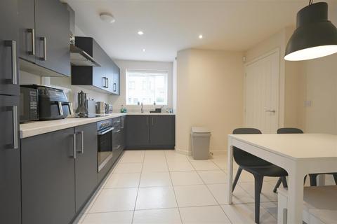 3 bedroom end of terrace house for sale, Pasture Close, Brighouse