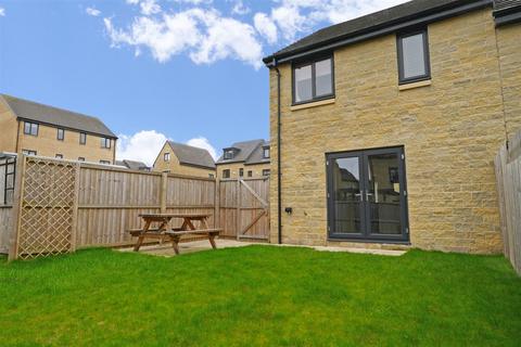 3 bedroom end of terrace house for sale, Pasture Close, Brighouse
