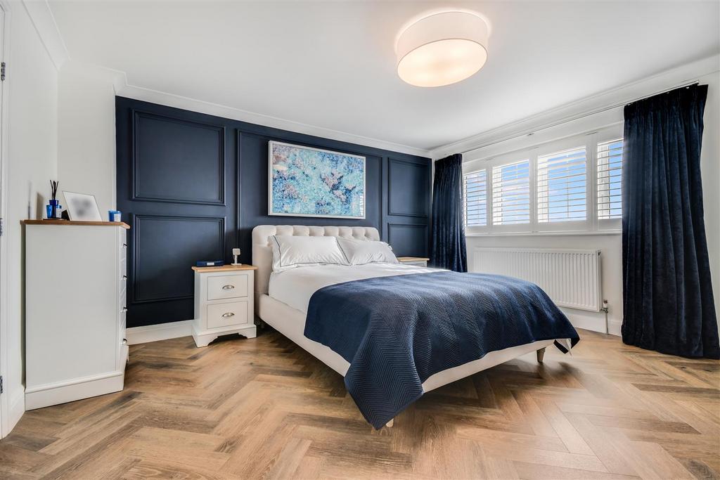 Main bed.jpg
