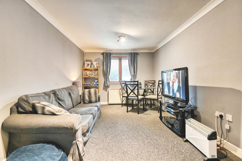 1 bedroom ground floor flat for sale