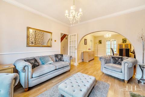 3 bedroom semi-detached house for sale, Slewins Lane, Hornchurch