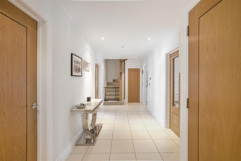 Entrance hall.jpg