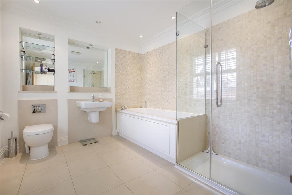 Bathroom.jpg
